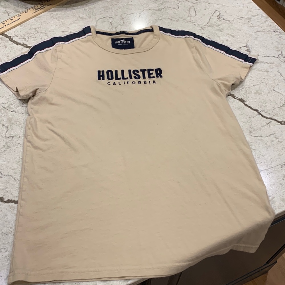 Hollister T-shirt
